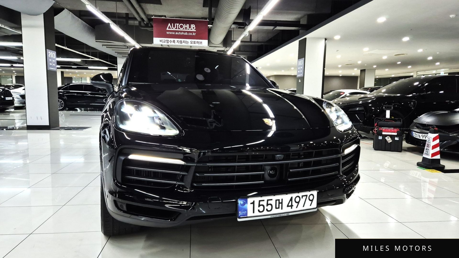 Porsche Cayenne 2023 — миниатюра 3