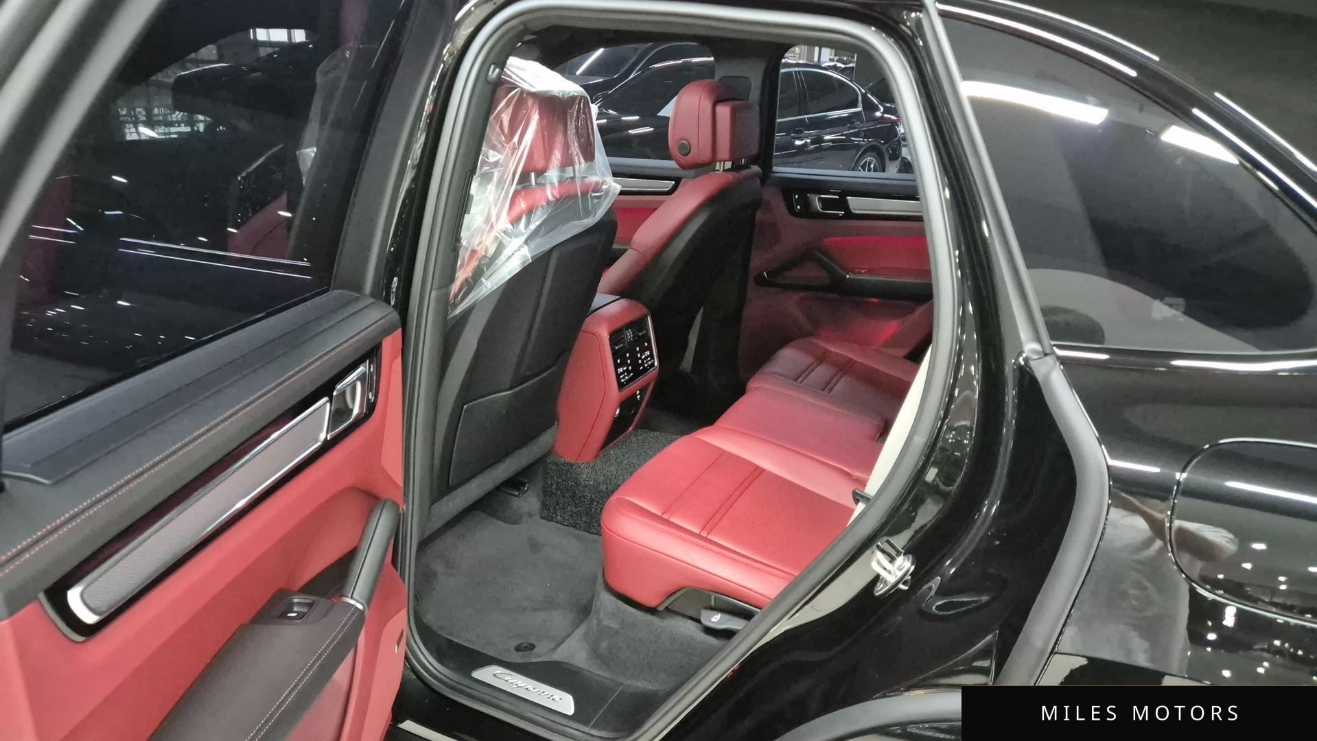 Porsche Cayenne 2023 — миниатюра 9