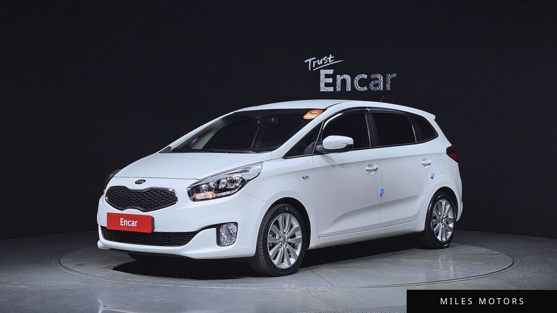 Kia Carens 2016 — фото 1 из 12