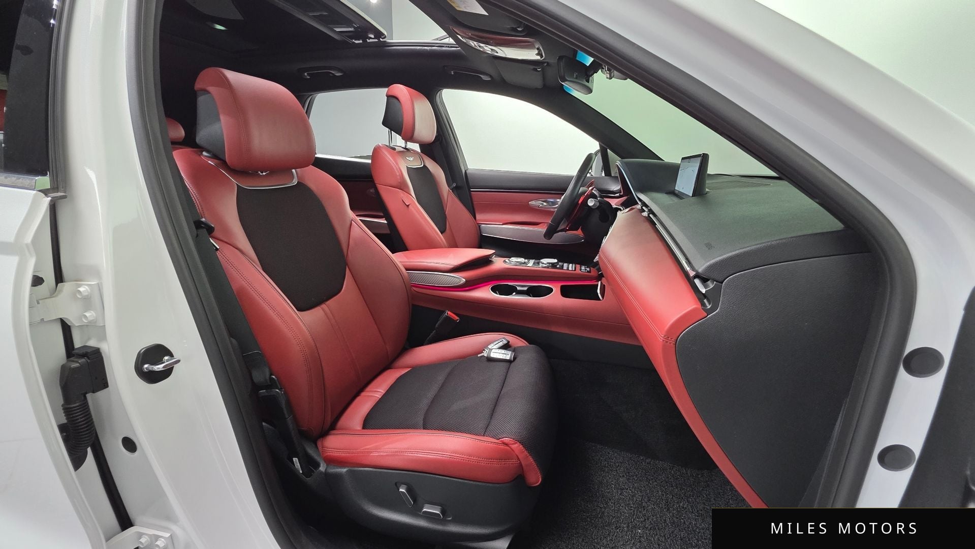Genesis GV70 2022 — миниатюра 10