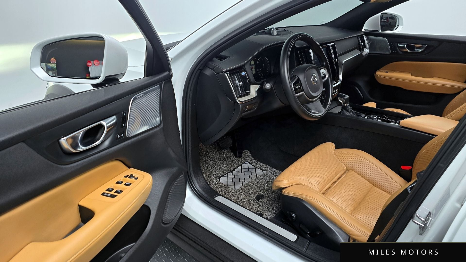 Volvo V60 2020 — миниатюра 11