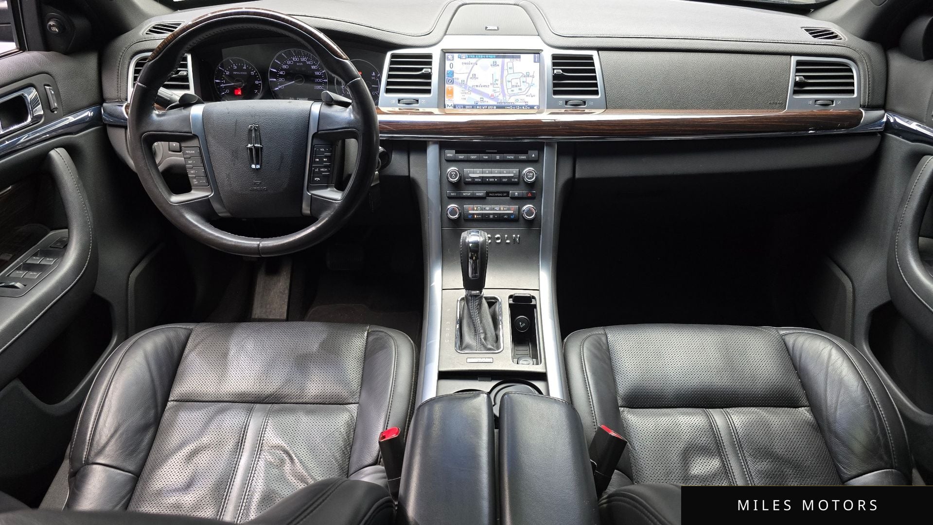 Lincoln MKS 2011 — миниатюра 7