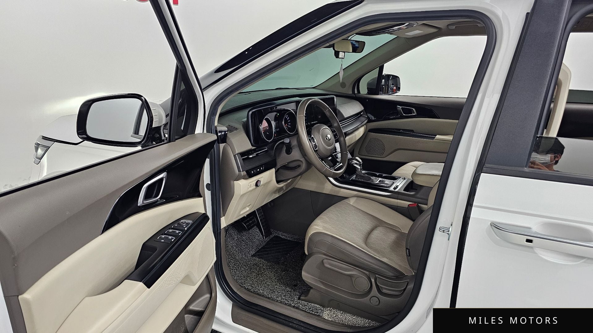 Kia Carnival 2021 — миниатюра 11