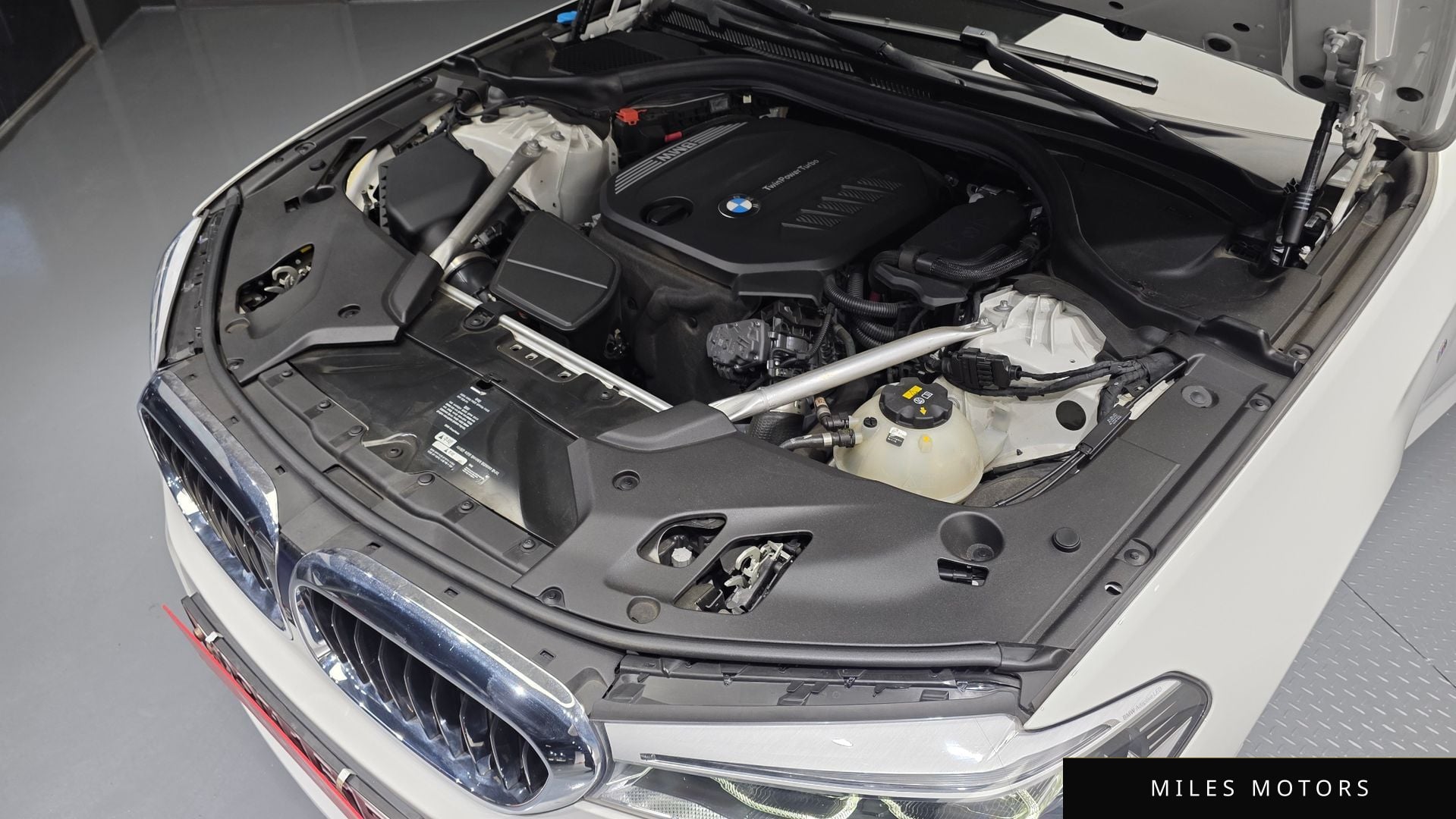 BMW 5 Series (G30) 2019 — миниатюра 6