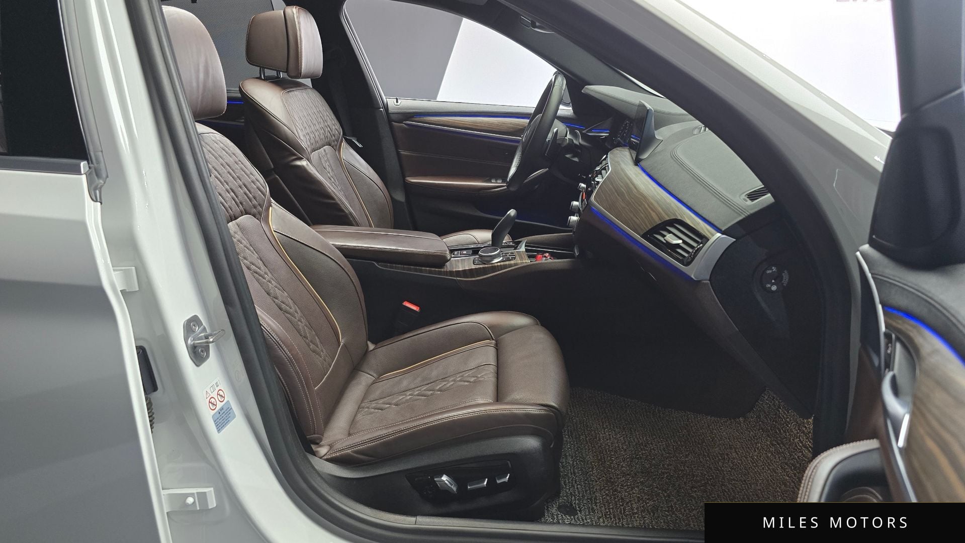 BMW 5 Series (G30) 2019 — миниатюра 10