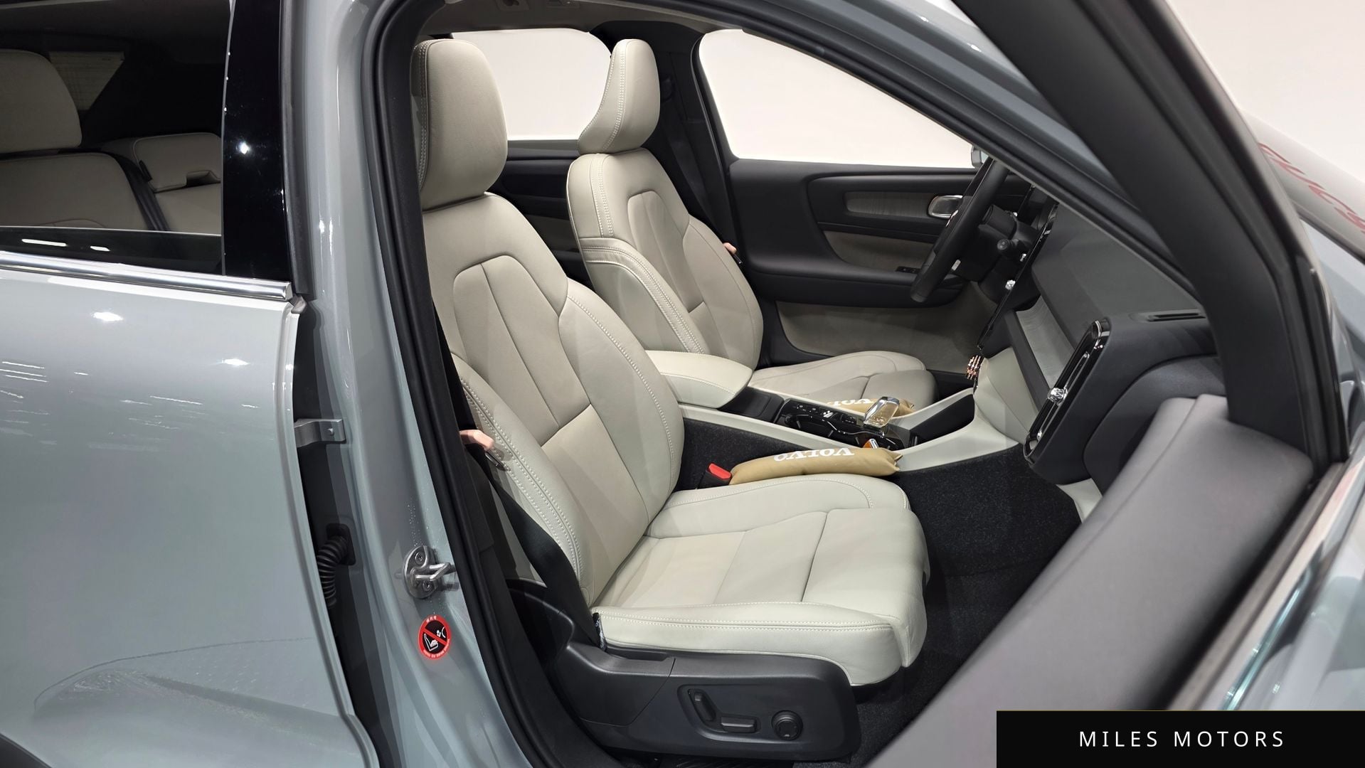 Volvo XC40 2025 — миниатюра 10