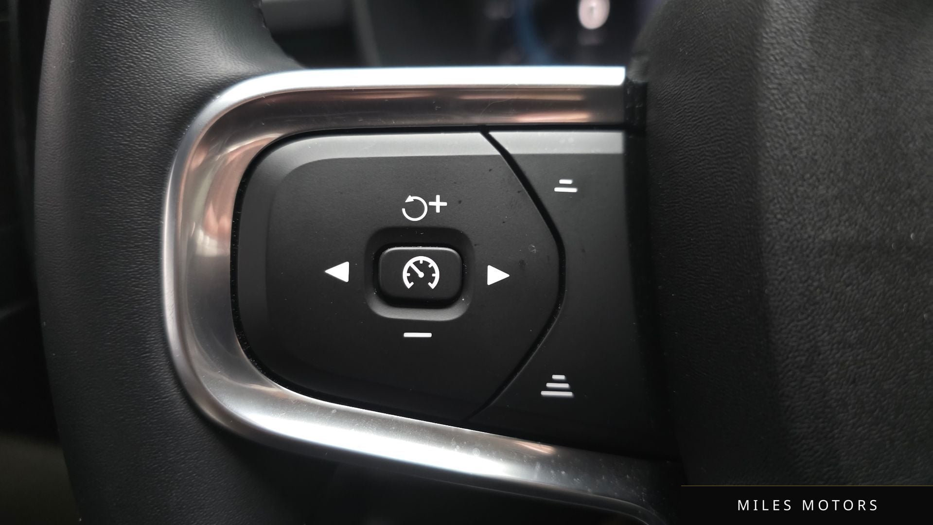 Volvo XC40 2025 — миниатюра 17