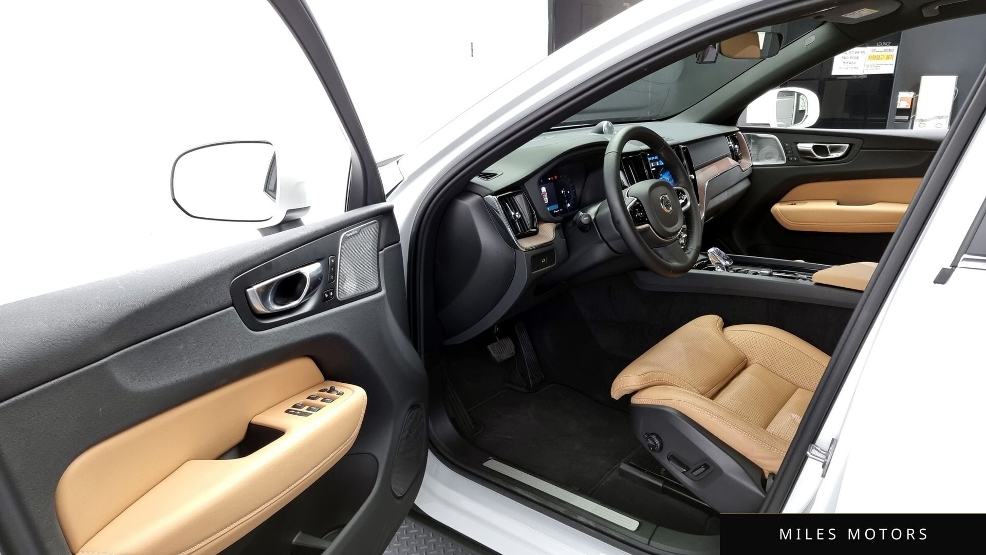 Volvo XC60 2025 — миниатюра 10
