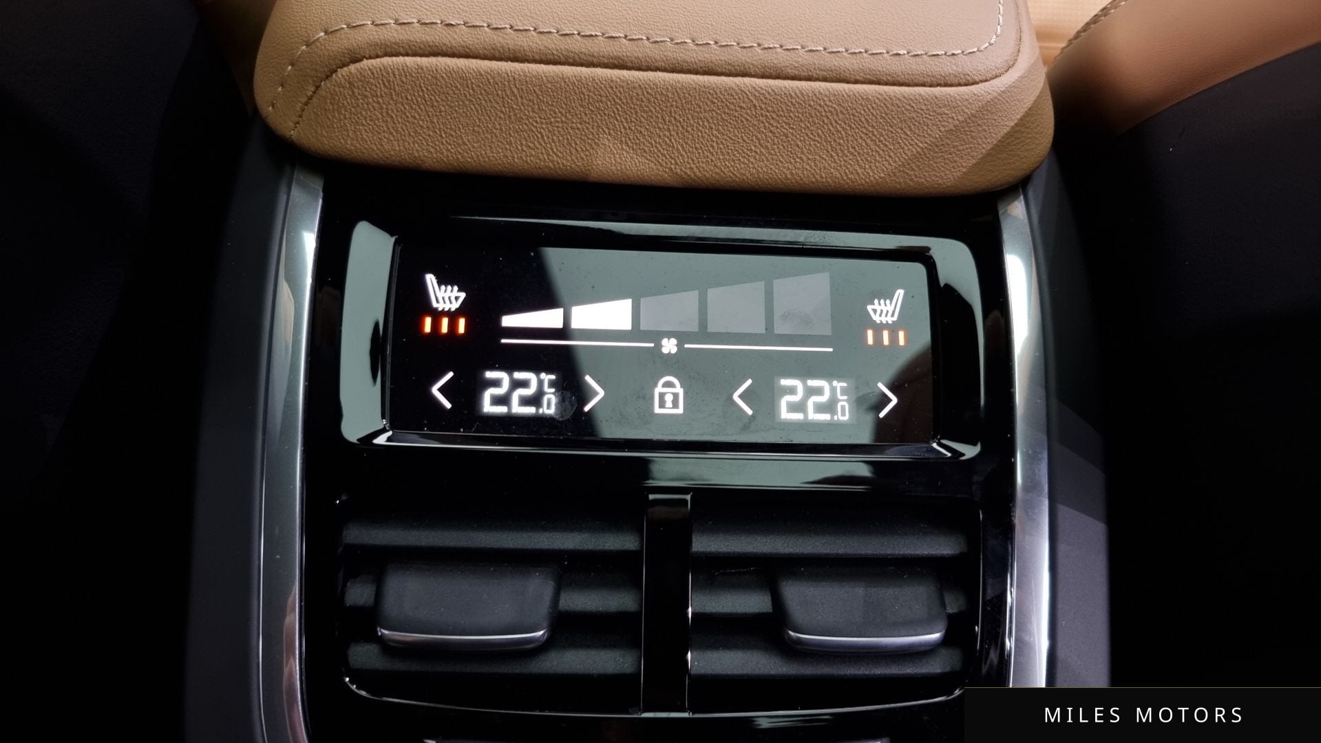 Volvo XC60 2025 — миниатюра 19