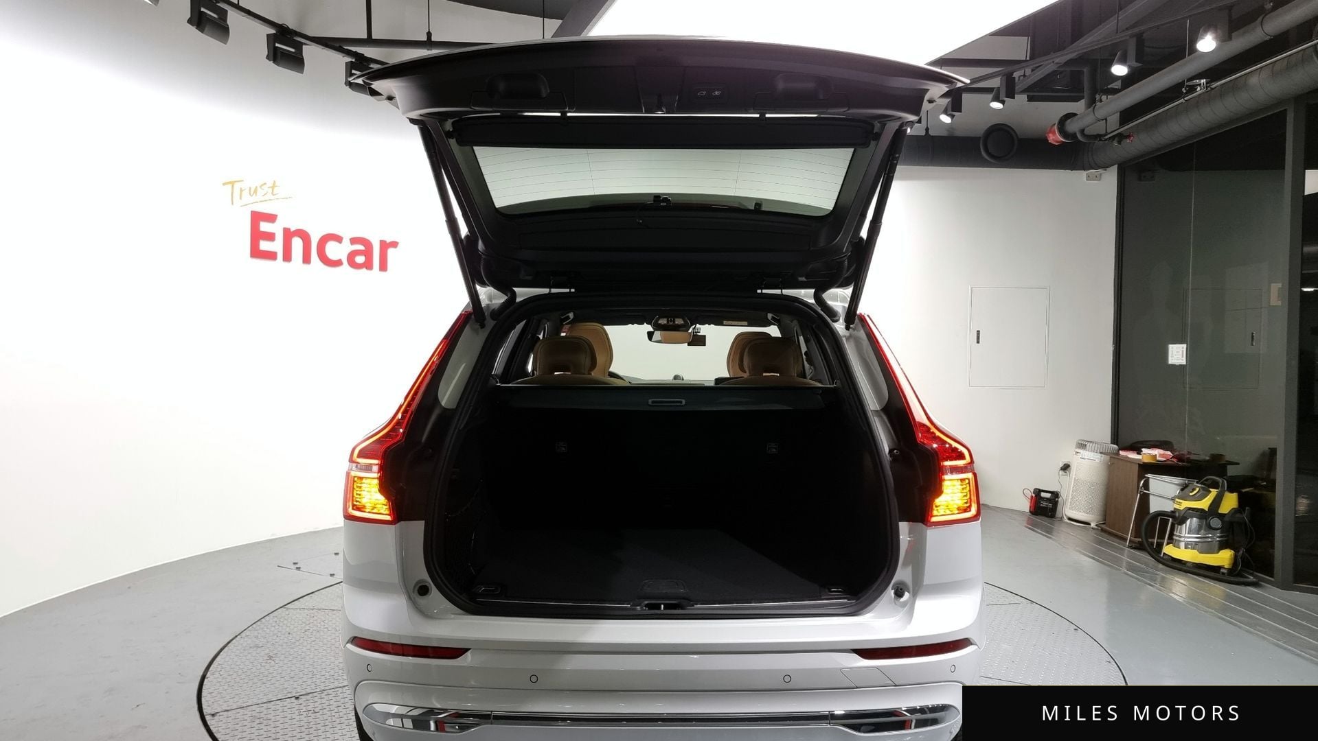 Volvo XC60 2025 — миниатюра 20