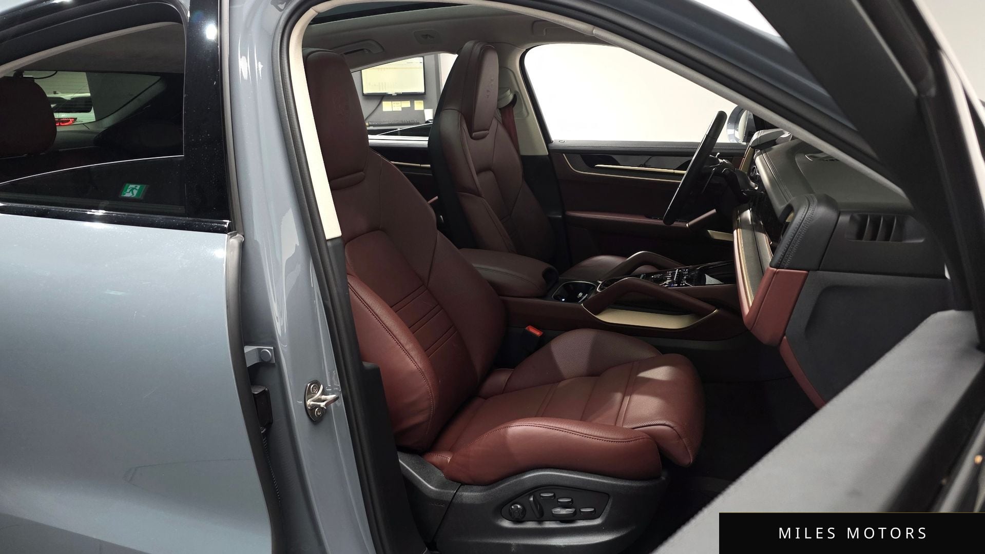Porsche 카이엔 (PO536) 2025 — миниатюра 8