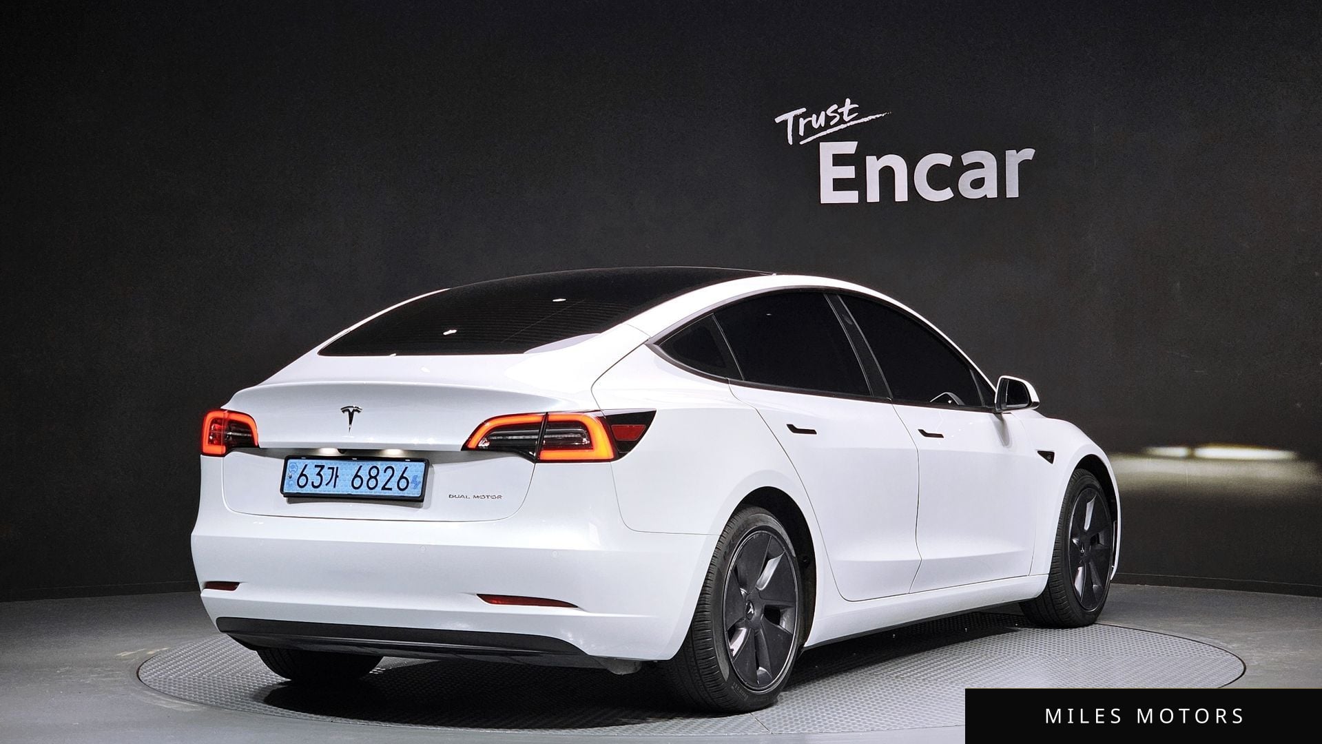 Tesla Model 3 2021 — миниатюра 2