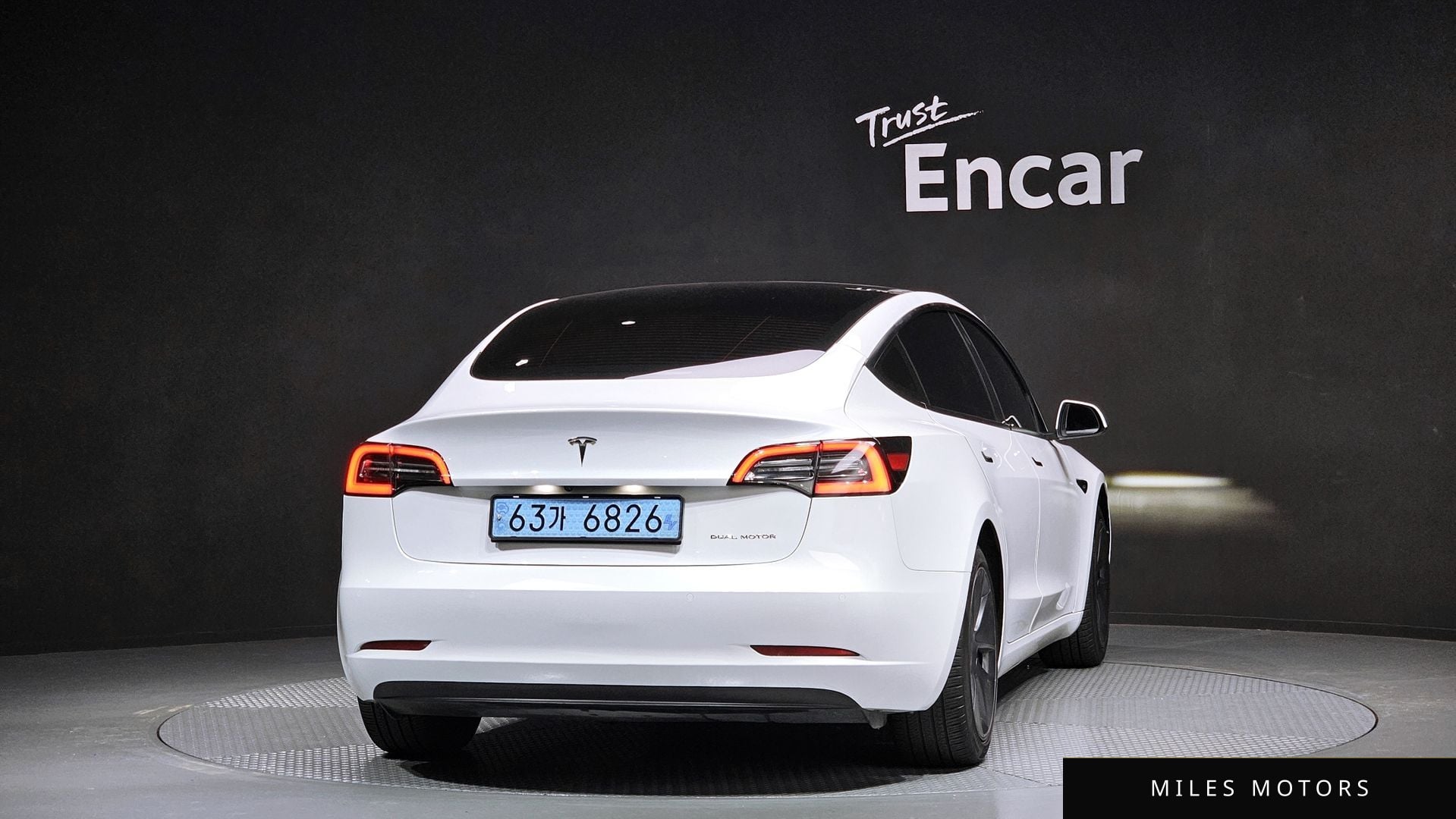 Tesla Model 3 2021 — миниатюра 4
