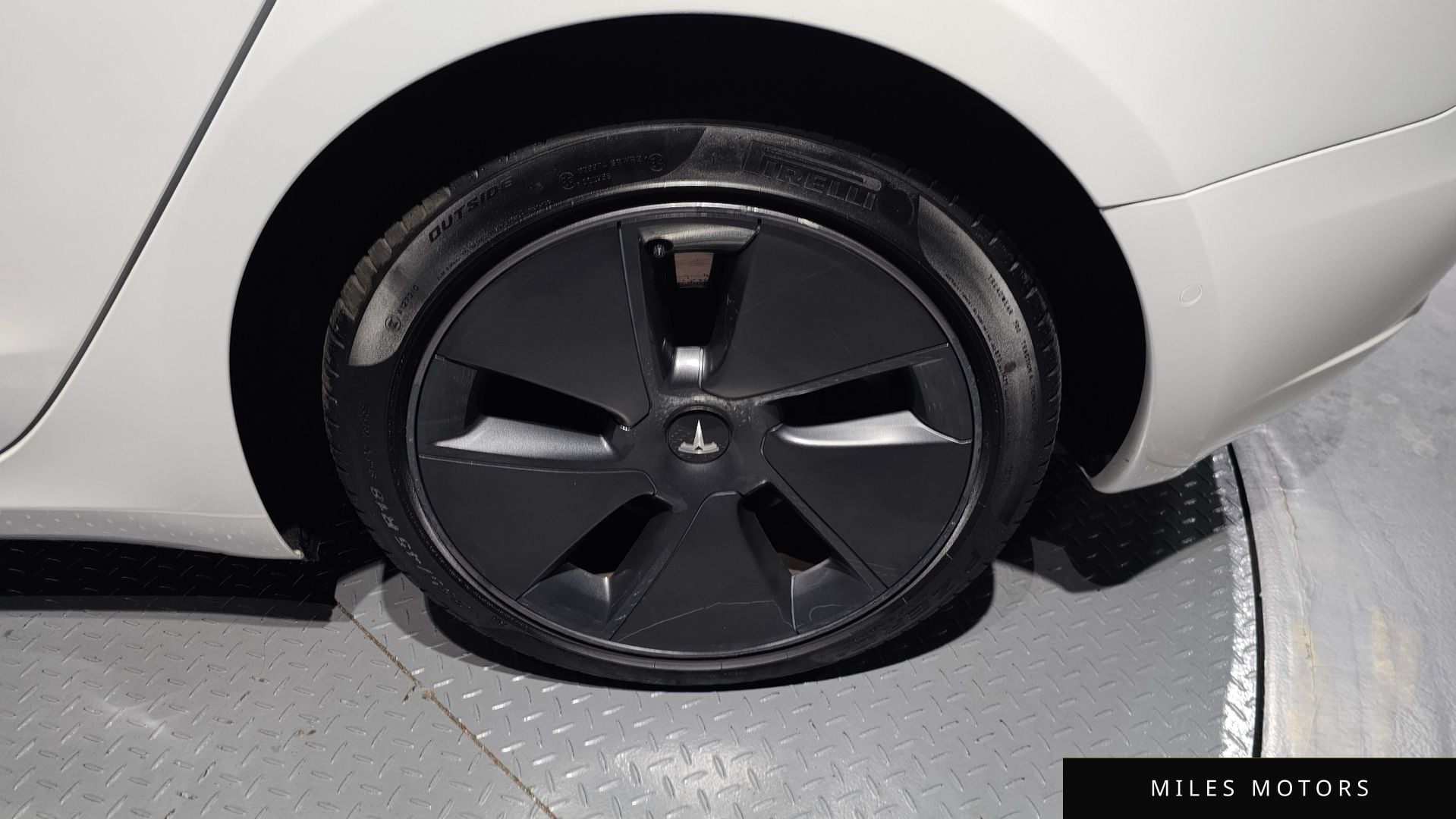 Tesla Model 3 2021 — миниатюра 5