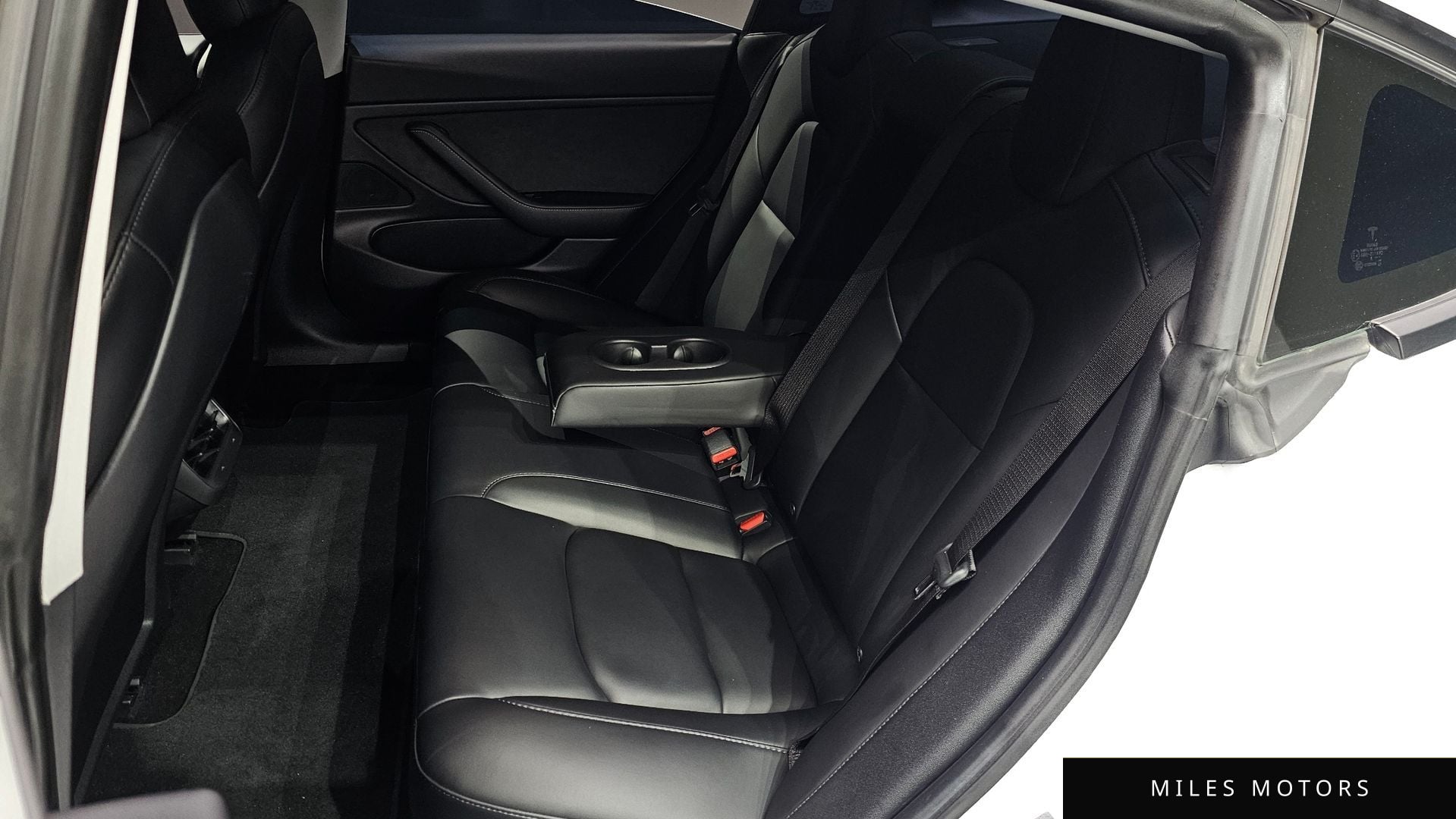 Tesla Model 3 2021 — миниатюра 10