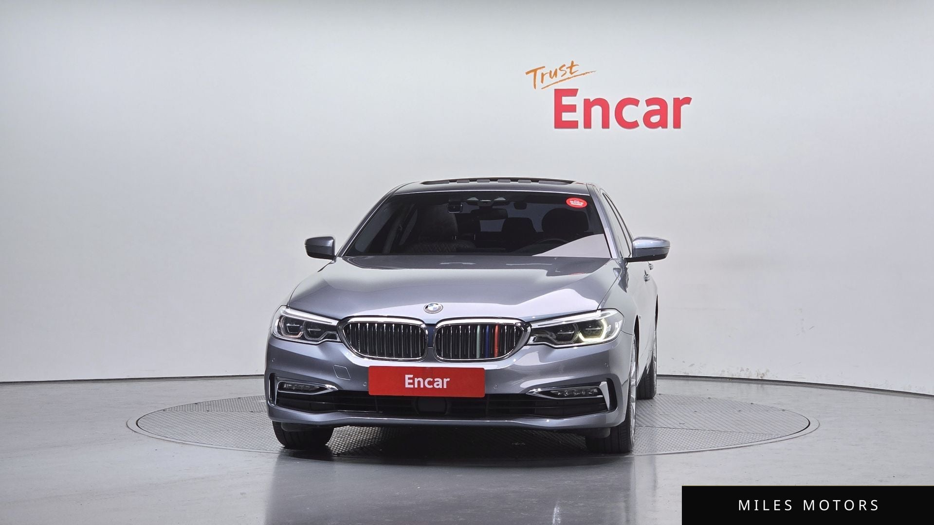 BMW 5 Series (G30) 2018 — миниатюра 3
