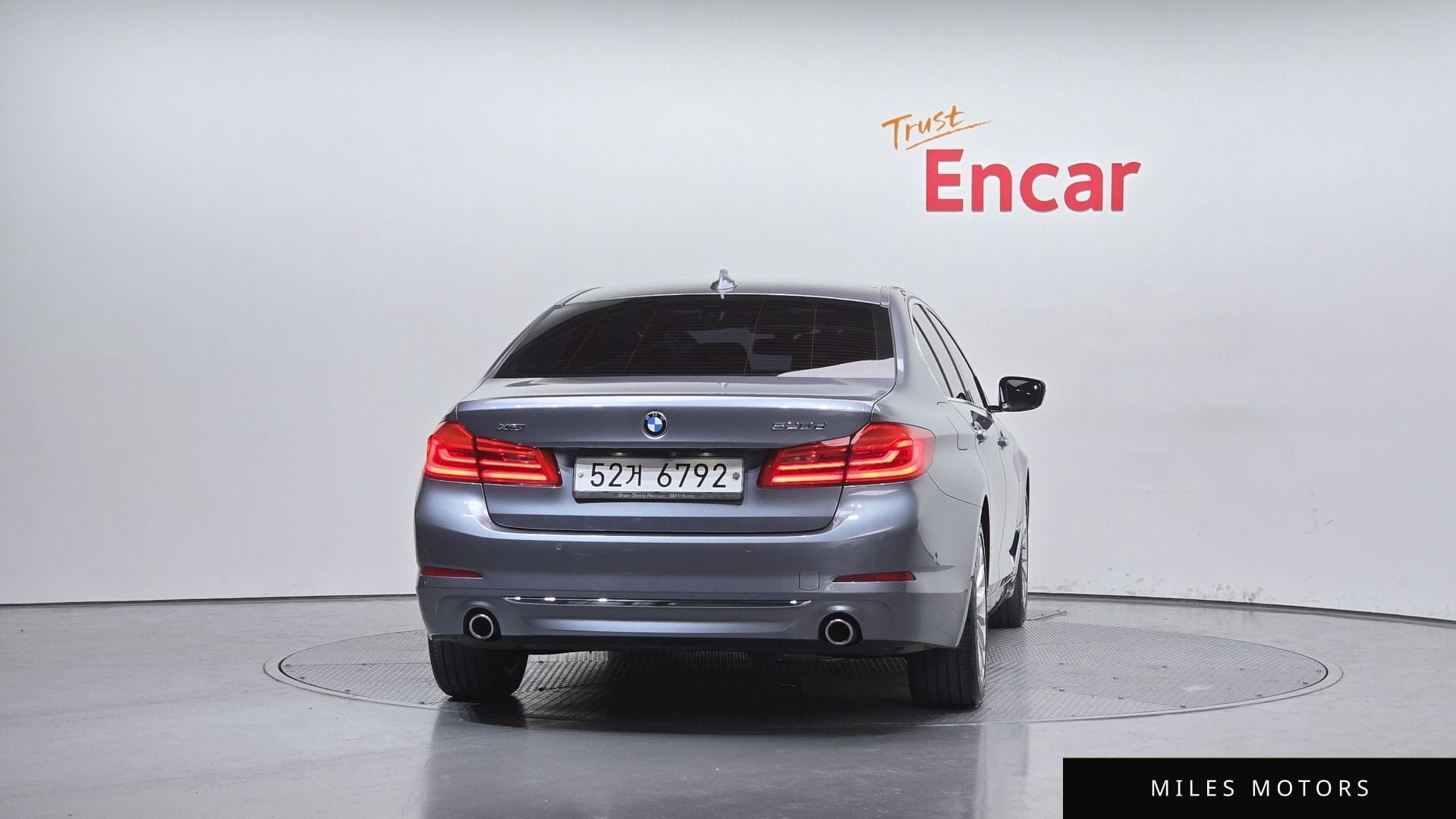BMW 5 Series (G30) 2018 — миниатюра 4