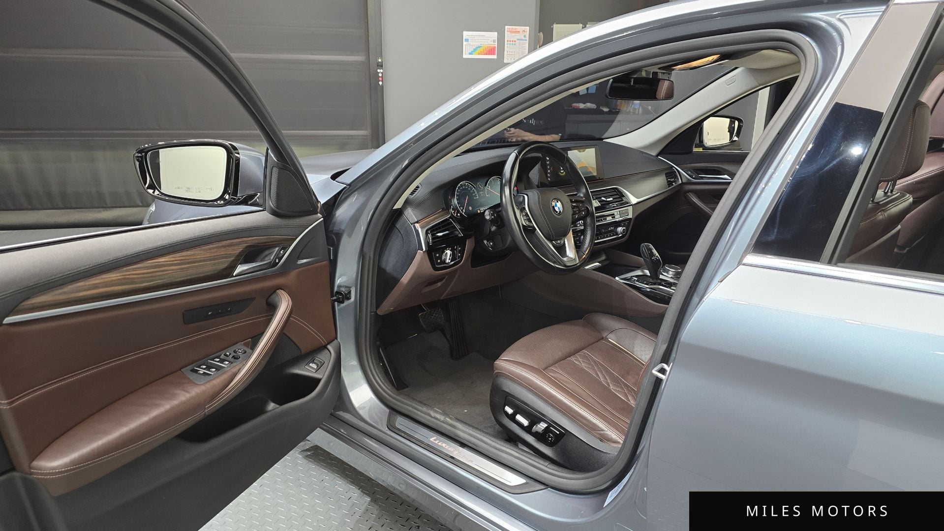 BMW 5 Series (G30) 2018 — миниатюра 10