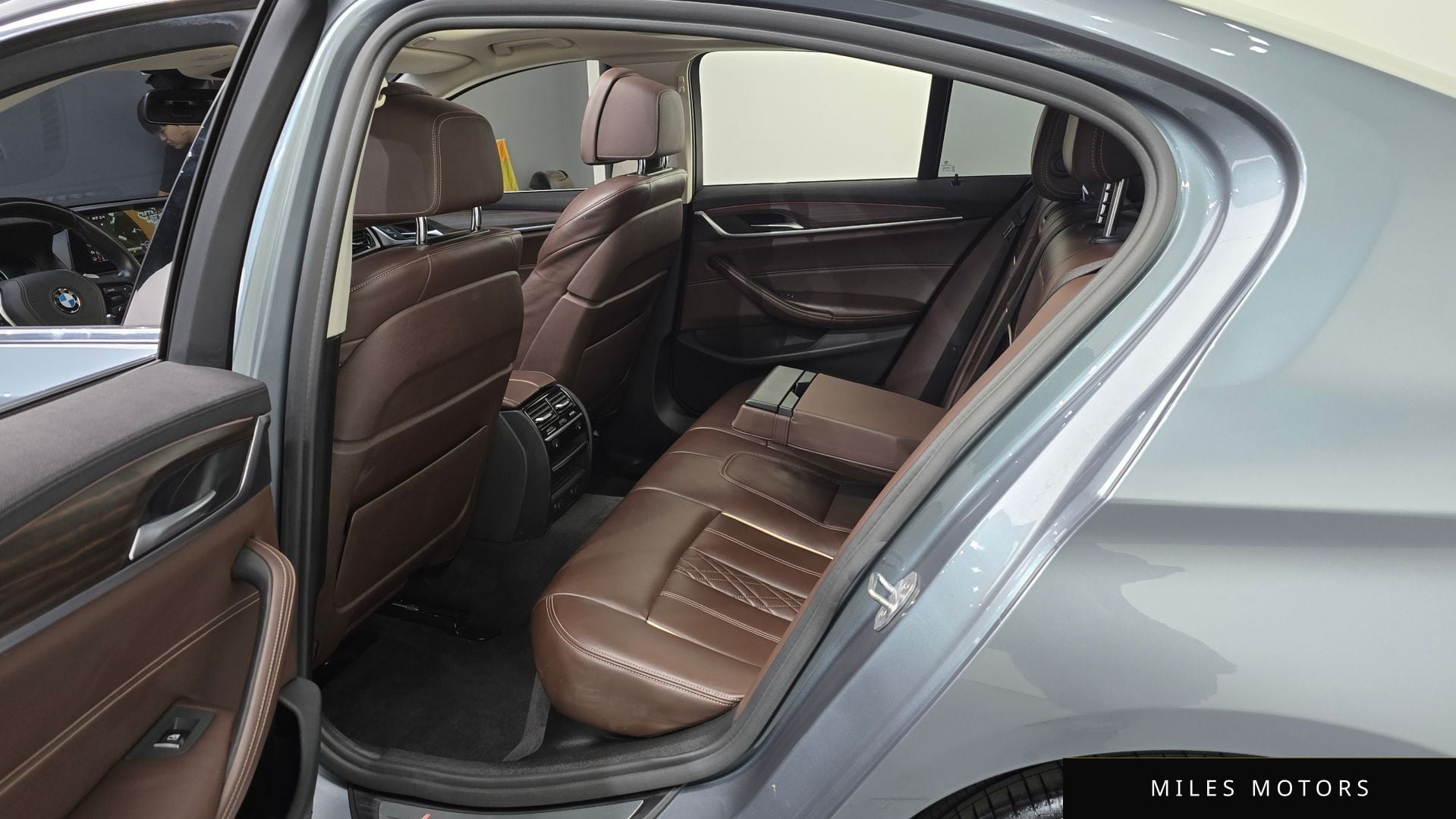 BMW 5 Series (G30) 2018 — миниатюра 11