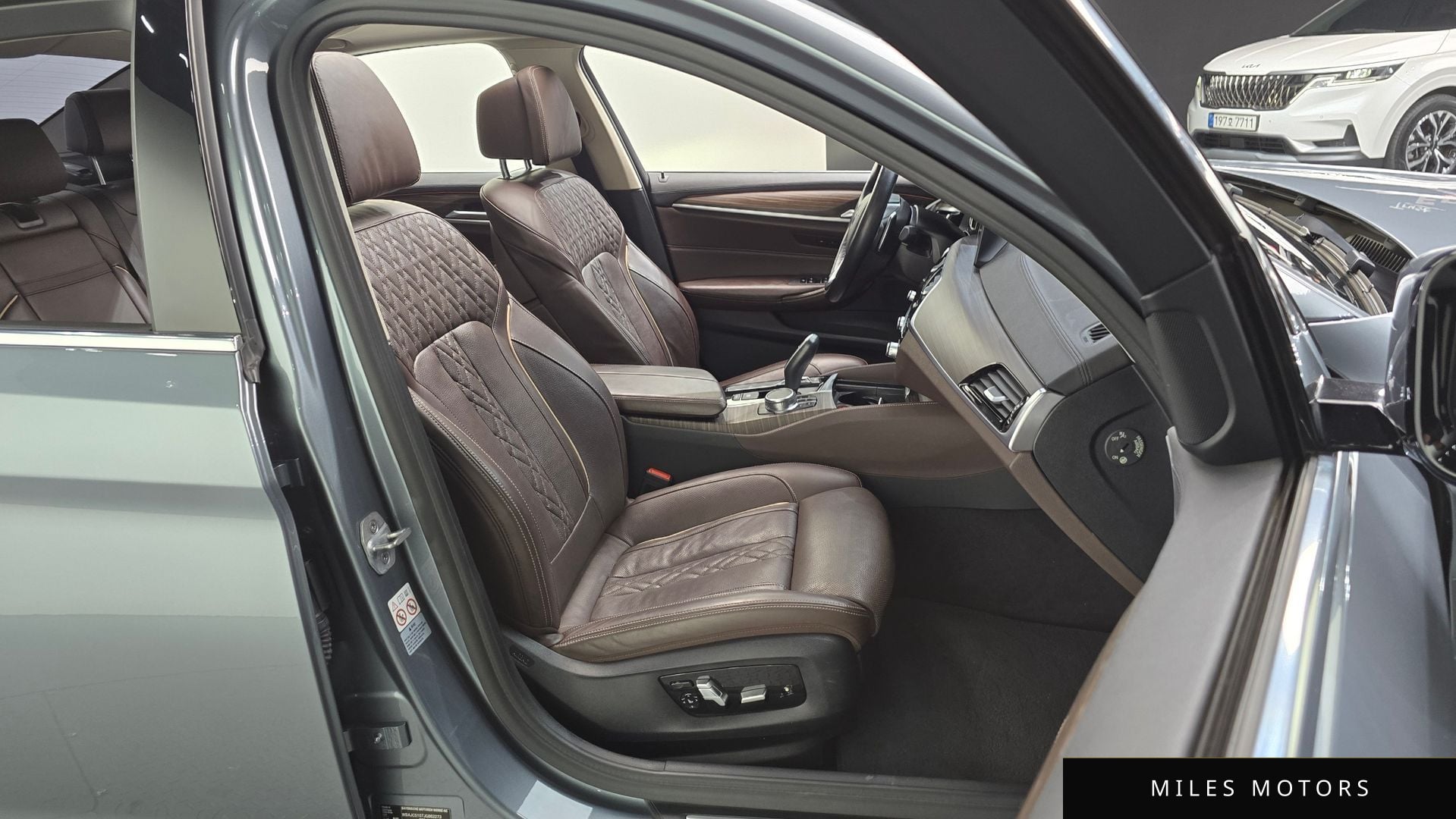BMW 5 Series (G30) 2018 — миниатюра 12