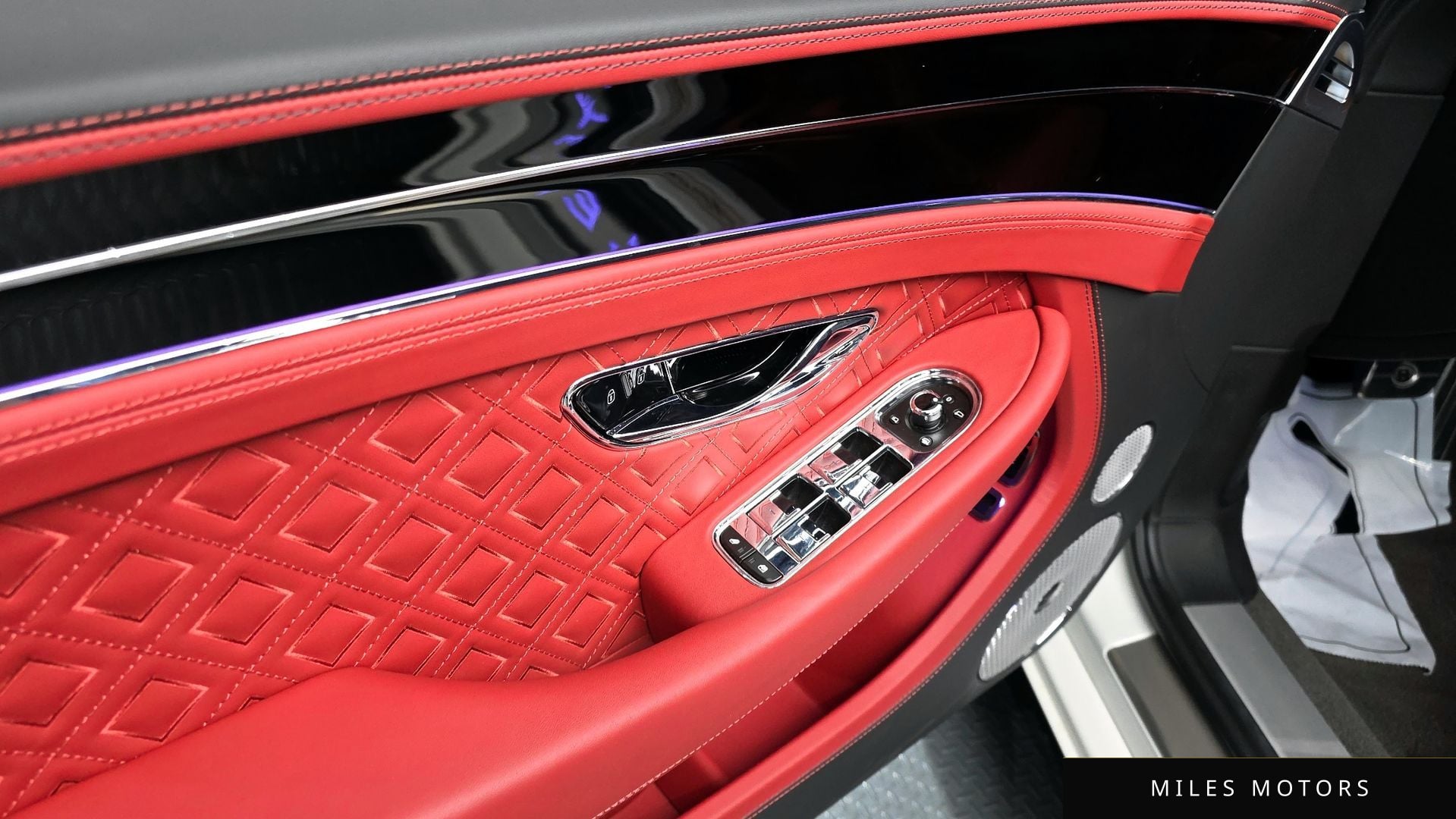 Bentley Continental GT 2023 — миниатюра 18