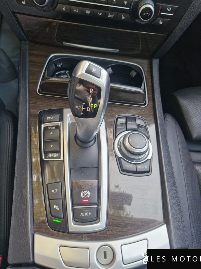 BMW 7 Series (F01) 2013 — миниатюра 12