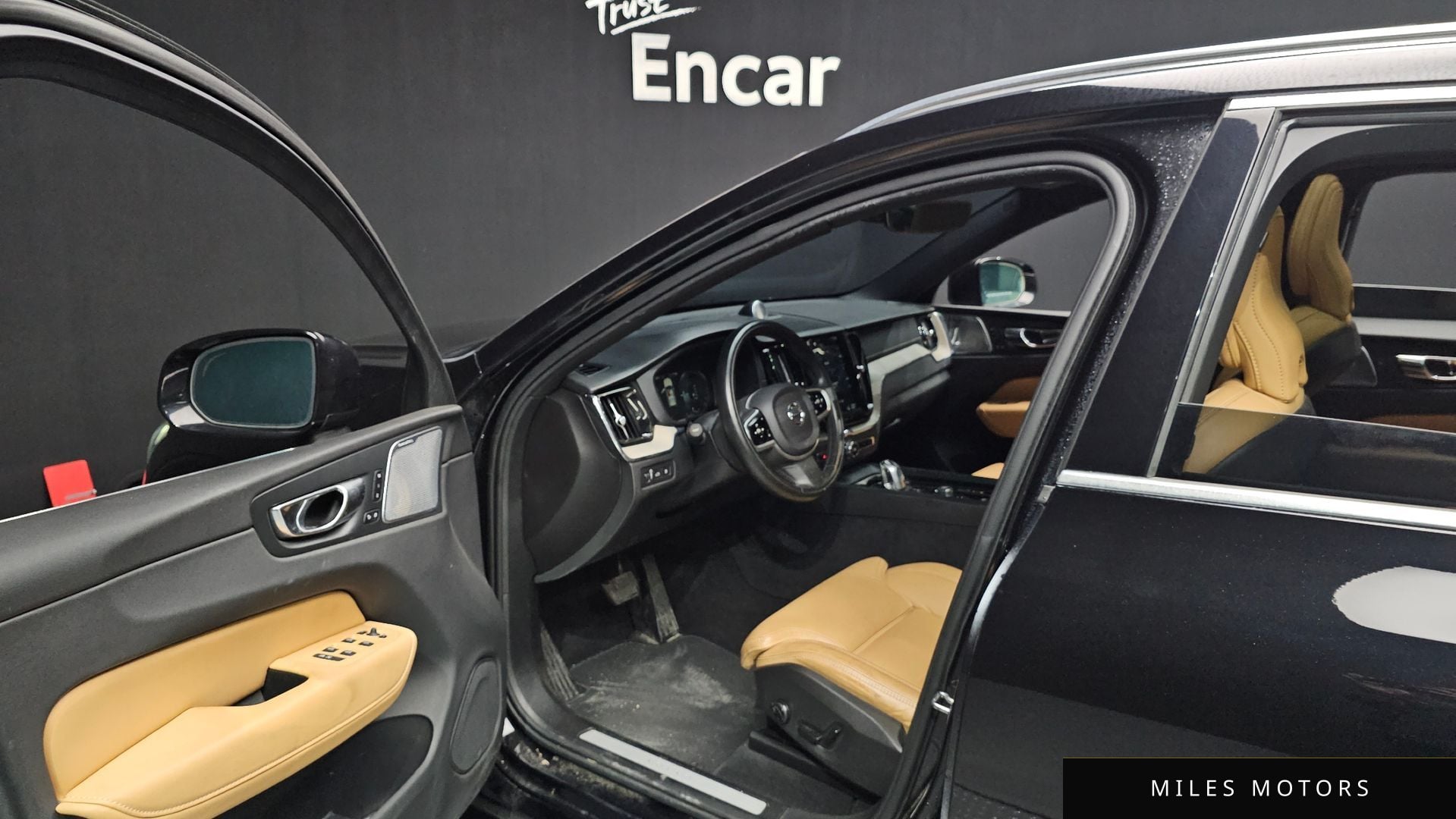 Volvo XC60 2019 — миниатюра 10