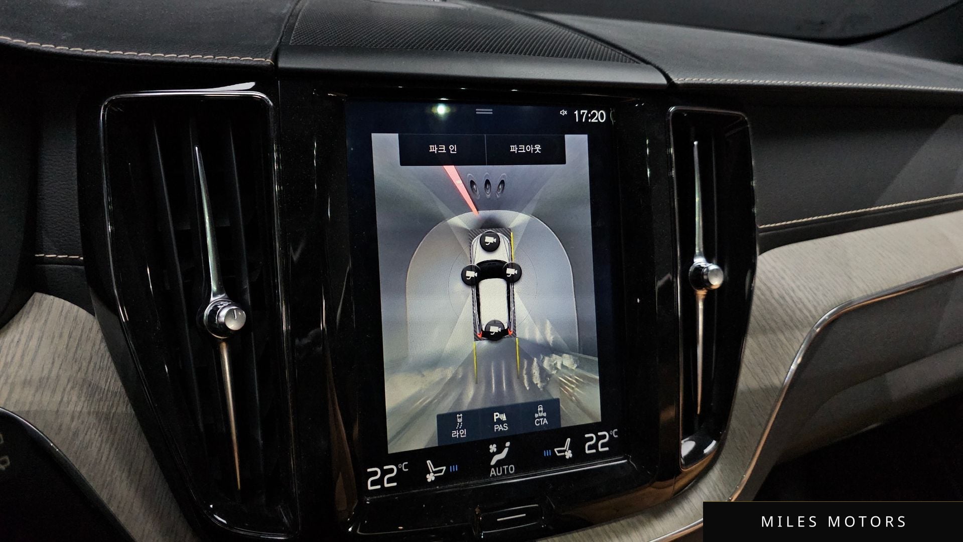 Volvo XC60 2019 — миниатюра 15