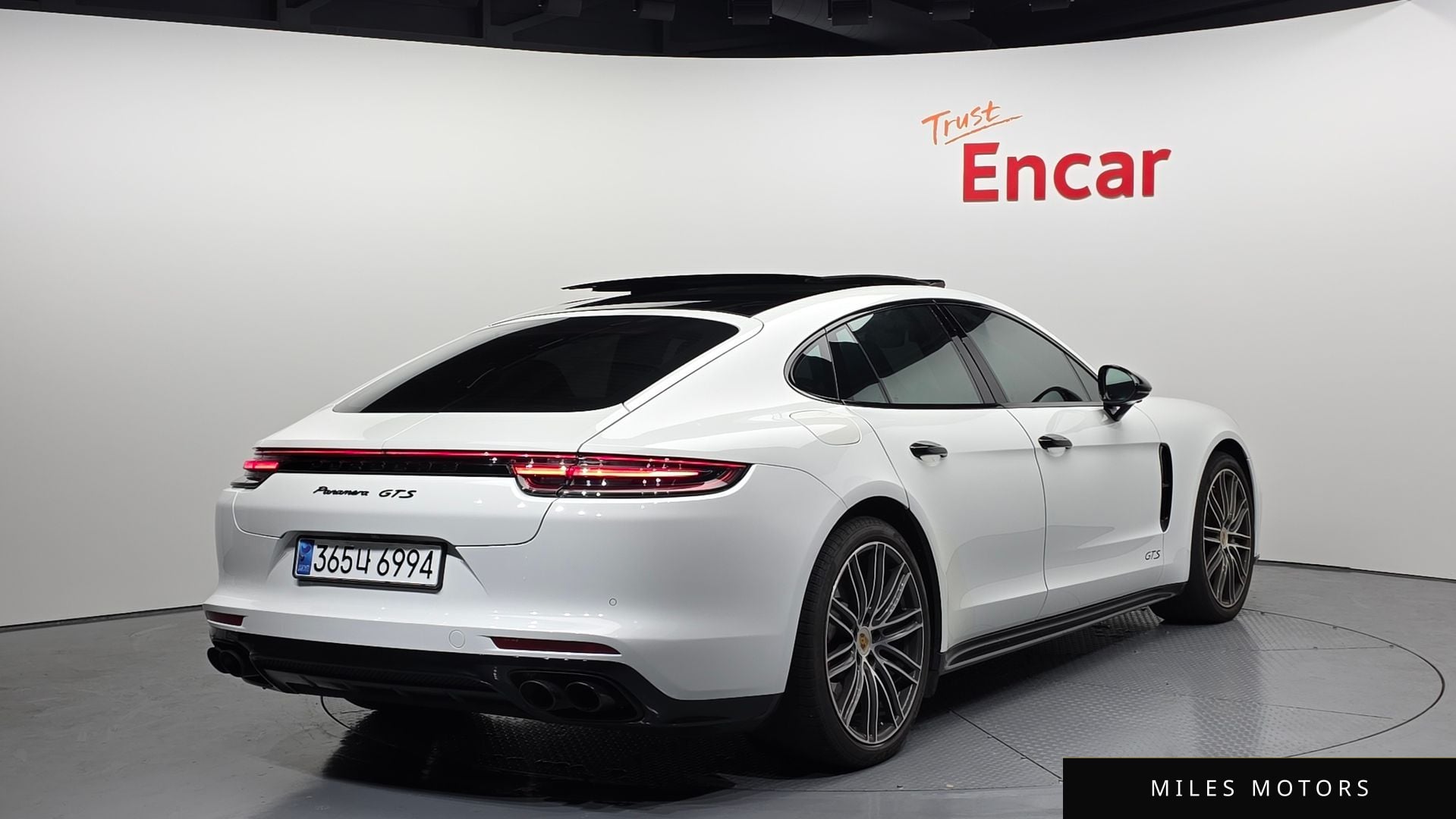 Porsche Panamera 2019 — миниатюра 2