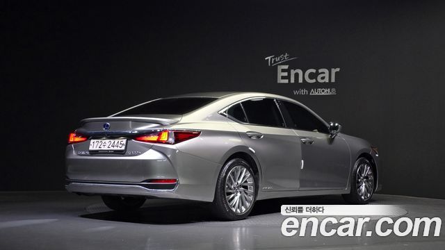 Лексус ES300h 2022 — миниатюра 2