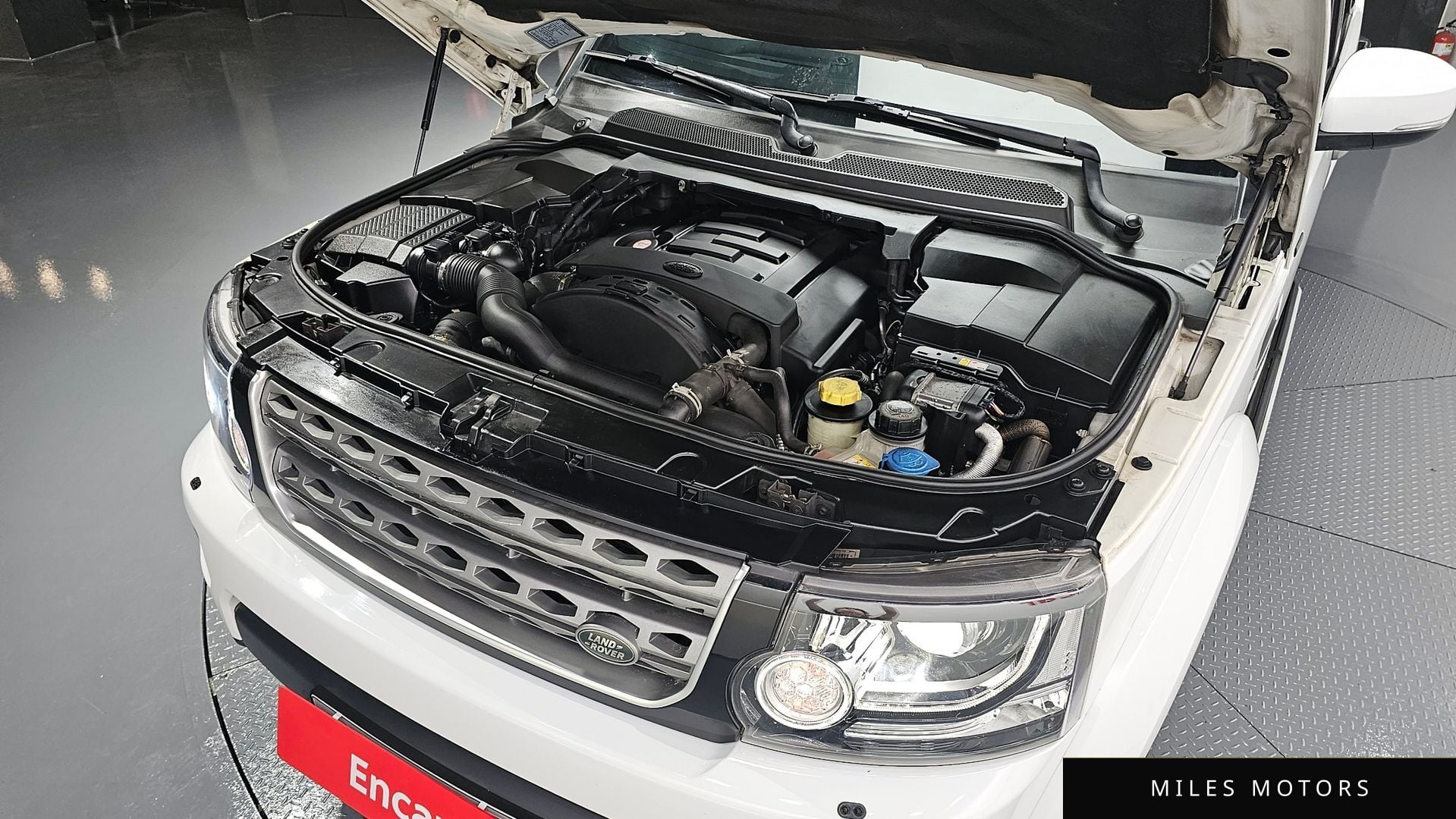 Land Rover Discovery 2016 — миниатюра 6