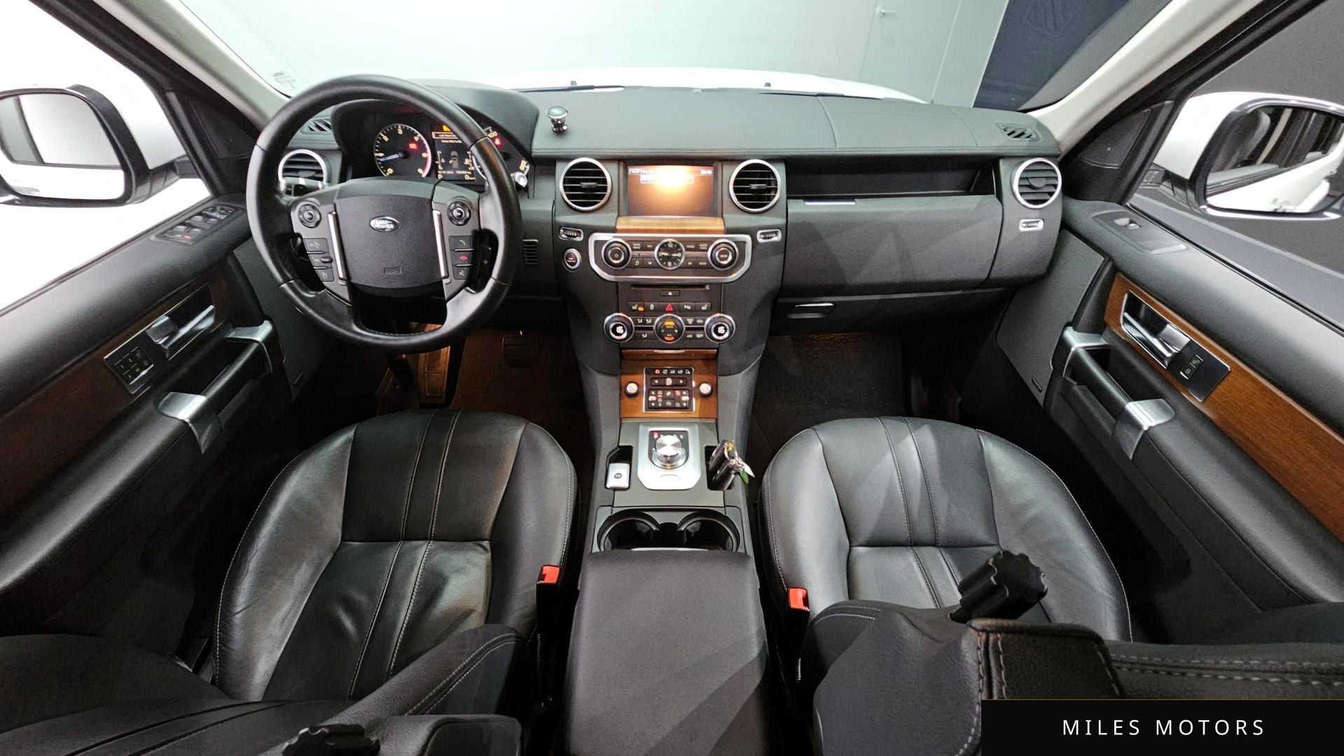 Land Rover Discovery 2016 — миниатюра 7