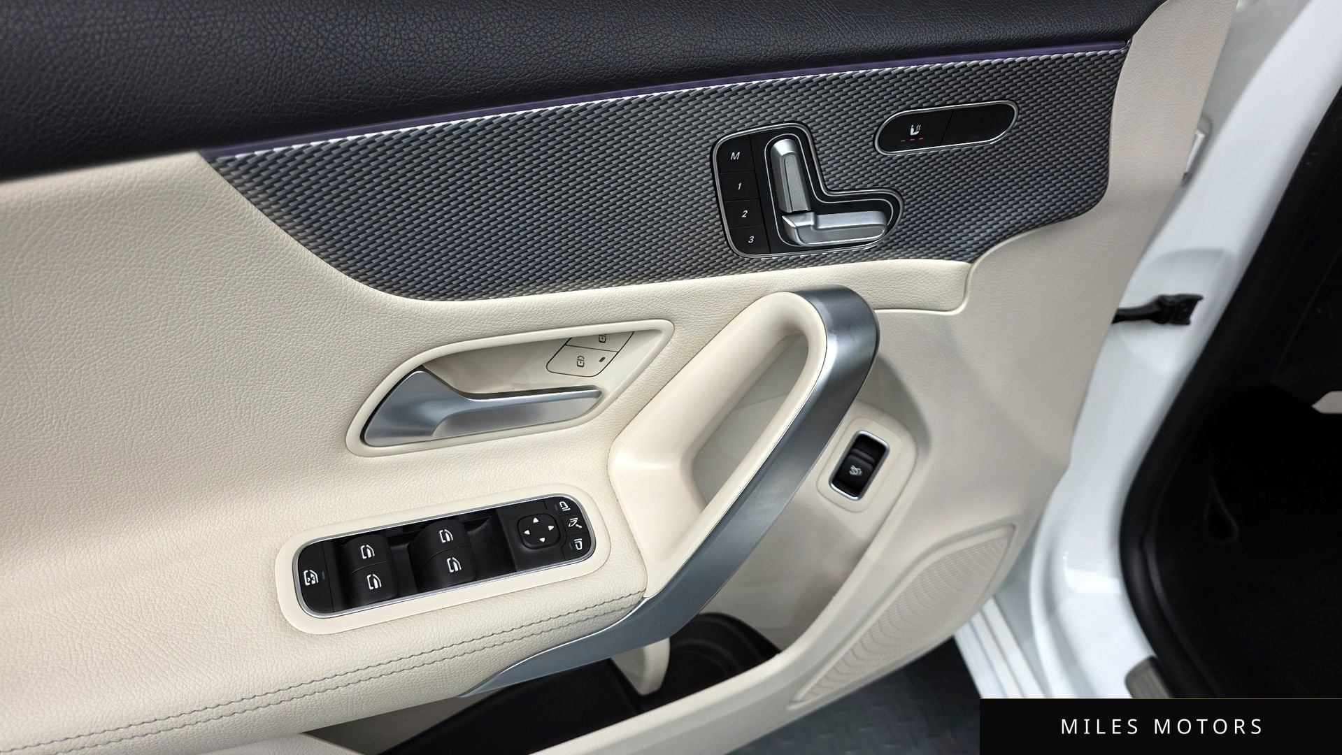 Mercedes-Benz A-Class W177 2020 — миниатюра 11