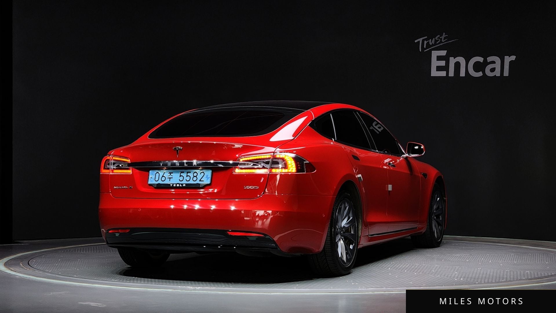 Tesla Model S 2019 — миниатюра 2
