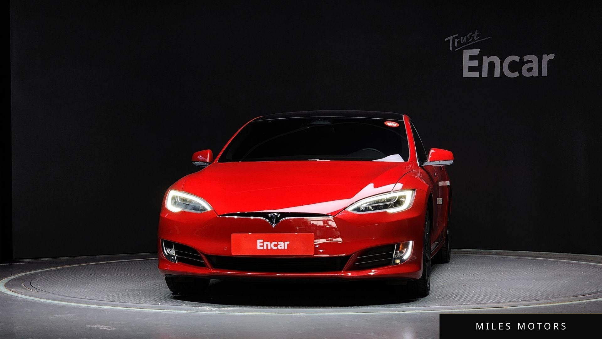 Tesla Model S 2019 — миниатюра 3