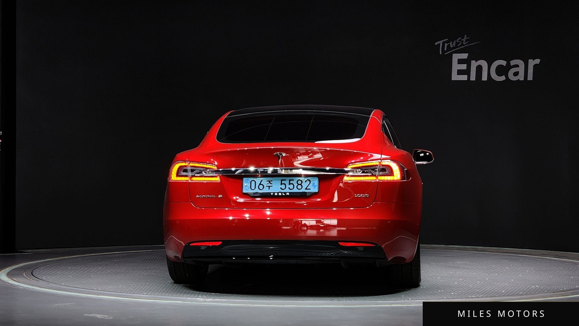 Tesla Model S 2019 — миниатюра 4