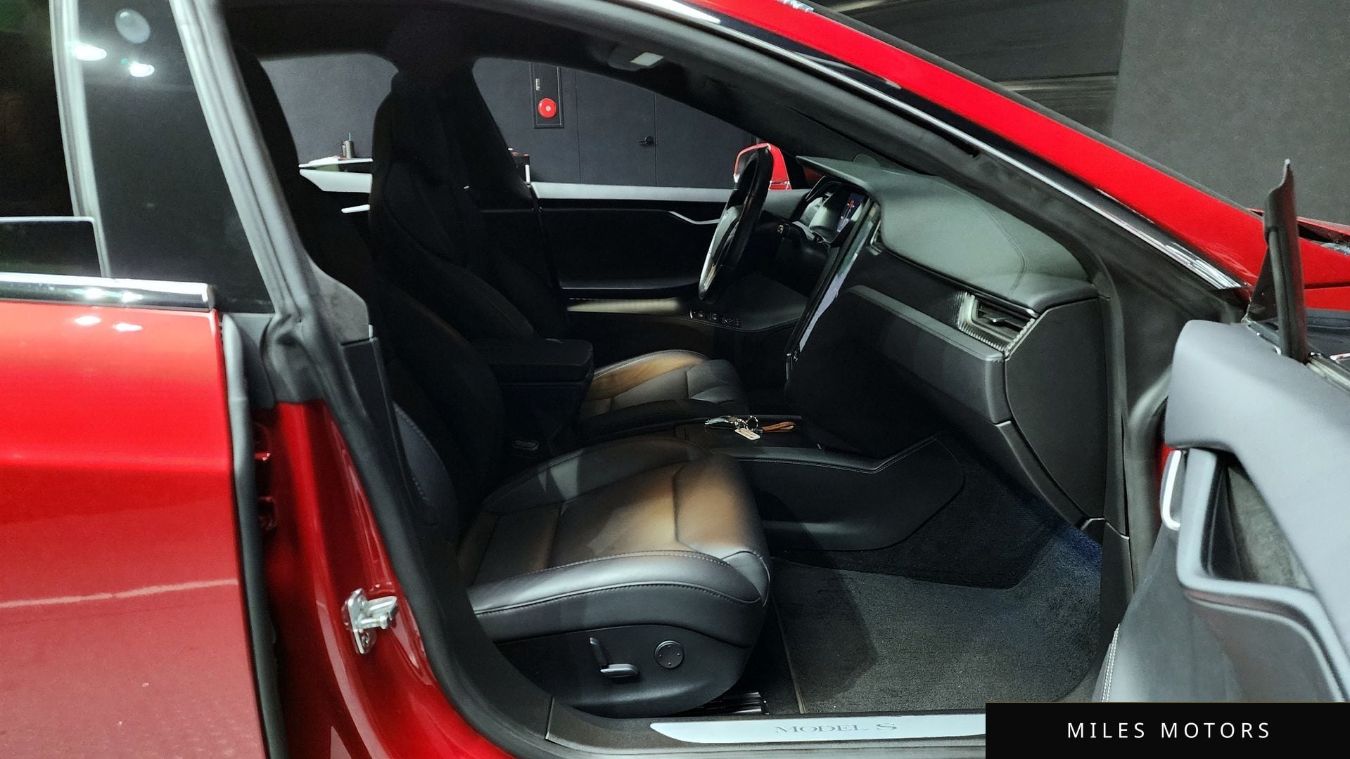 Tesla Model S 2019 — миниатюра 11