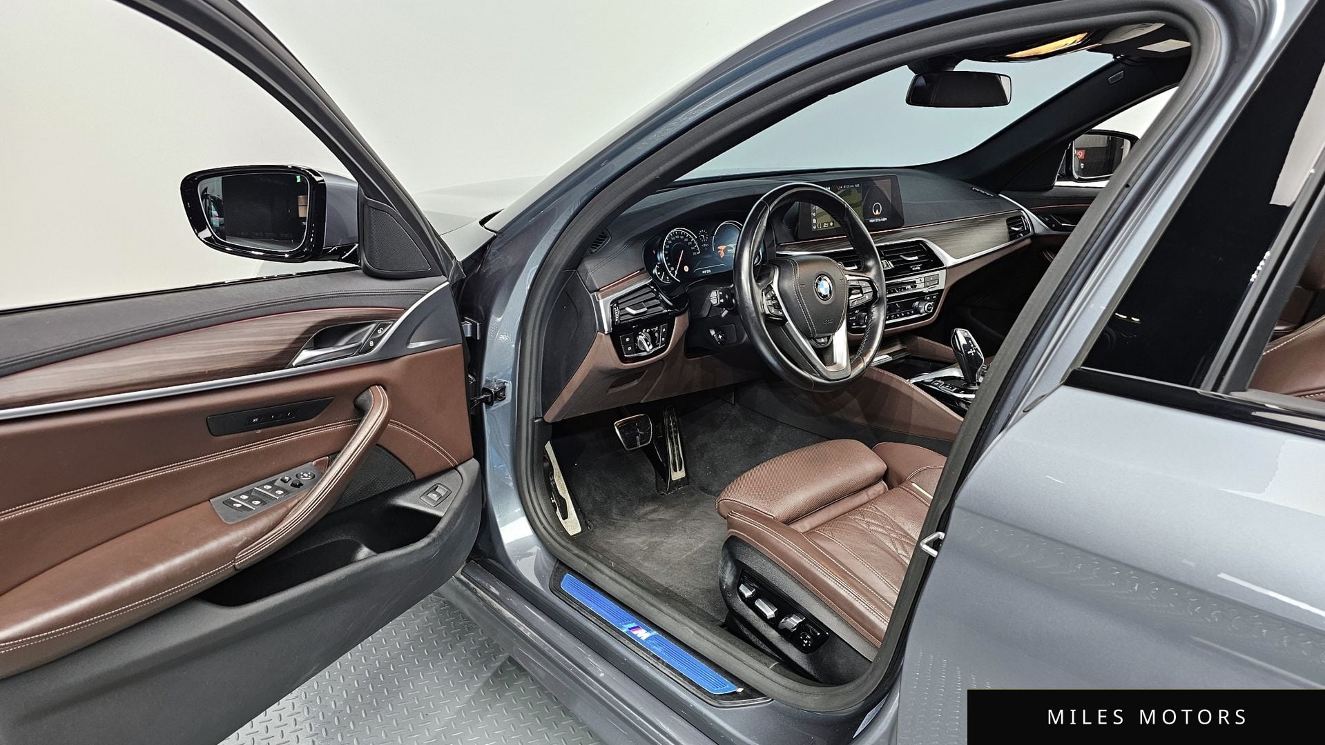 BMW 5 Series (G30) 2017 — миниатюра 11