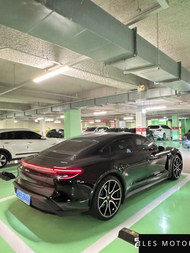 Porsche Taycan 2025 — миниатюра 5