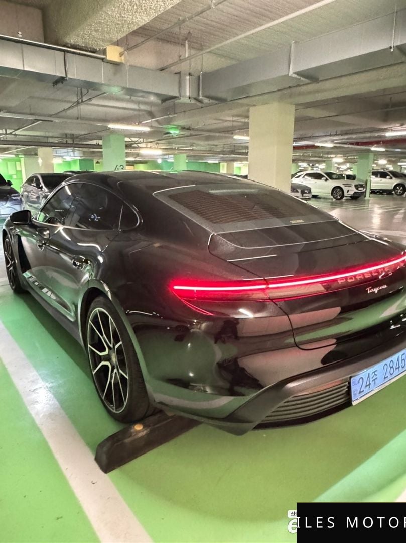 Porsche Taycan 2025 — миниатюра 8