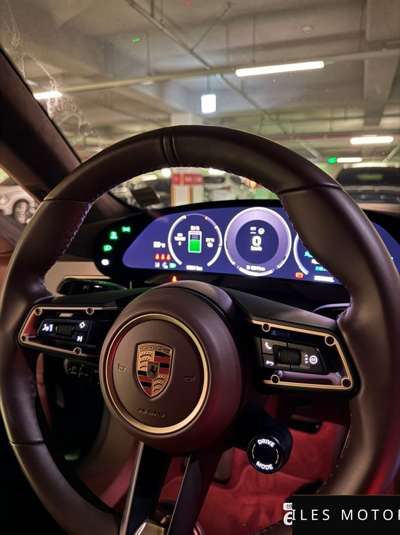 Porsche Taycan 2025 — миниатюра 14