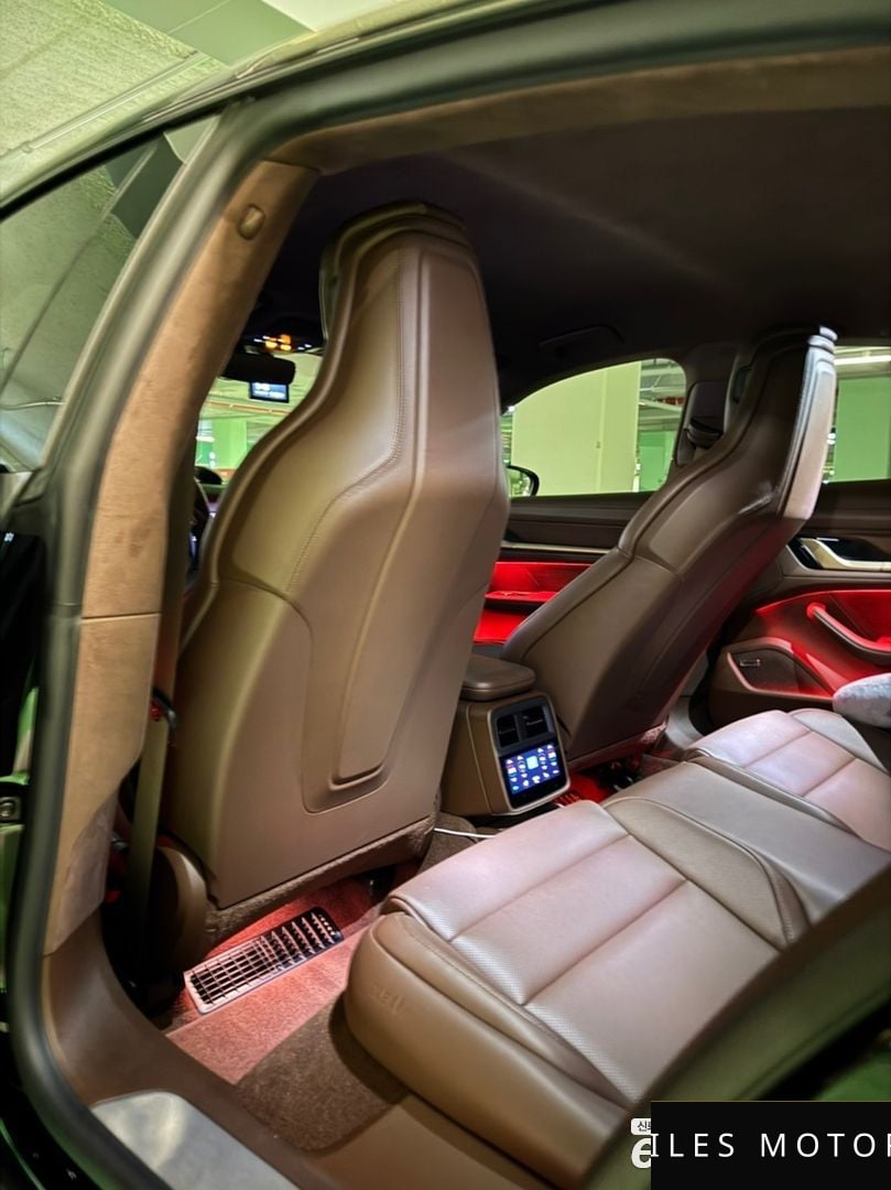 Porsche Taycan 2025 — миниатюра 18