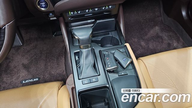 Лексус ES300h 2019 — миниатюра 9