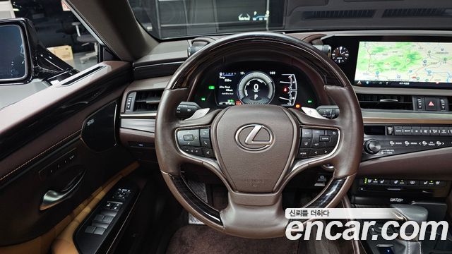 Лексус ES300h 2019 — миниатюра 13
