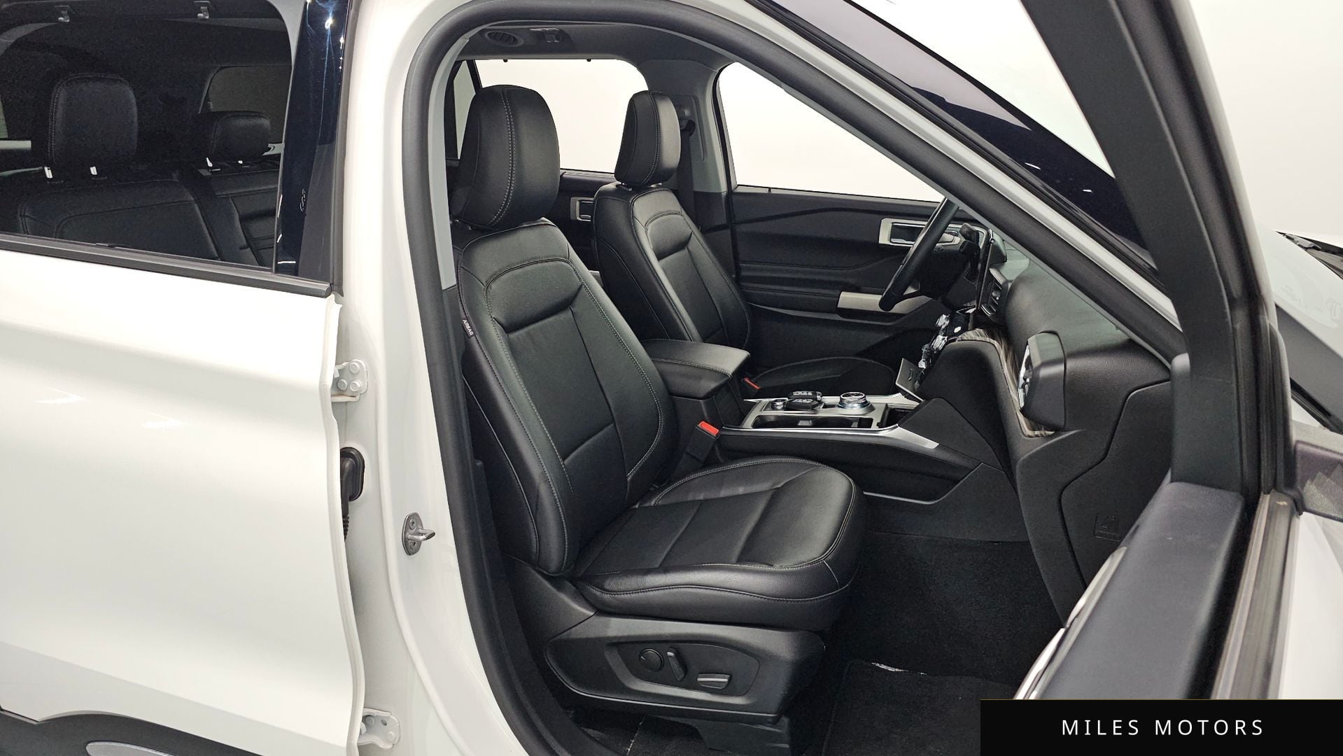 Ford Explorer 2023 — миниатюра 11