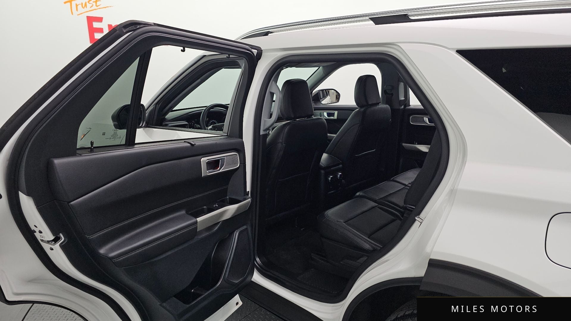 Ford Explorer 2023 — миниатюра 12