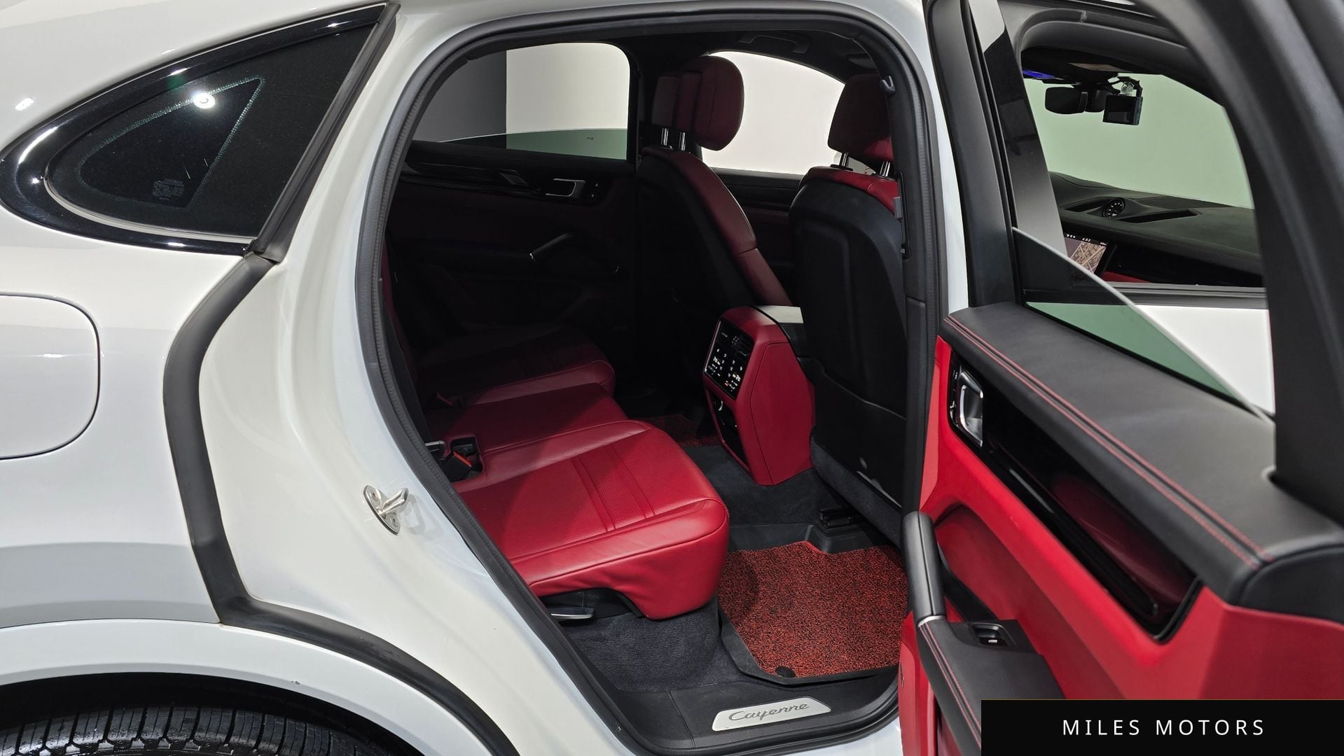 Porsche Cayenne 2021 — миниатюра 12