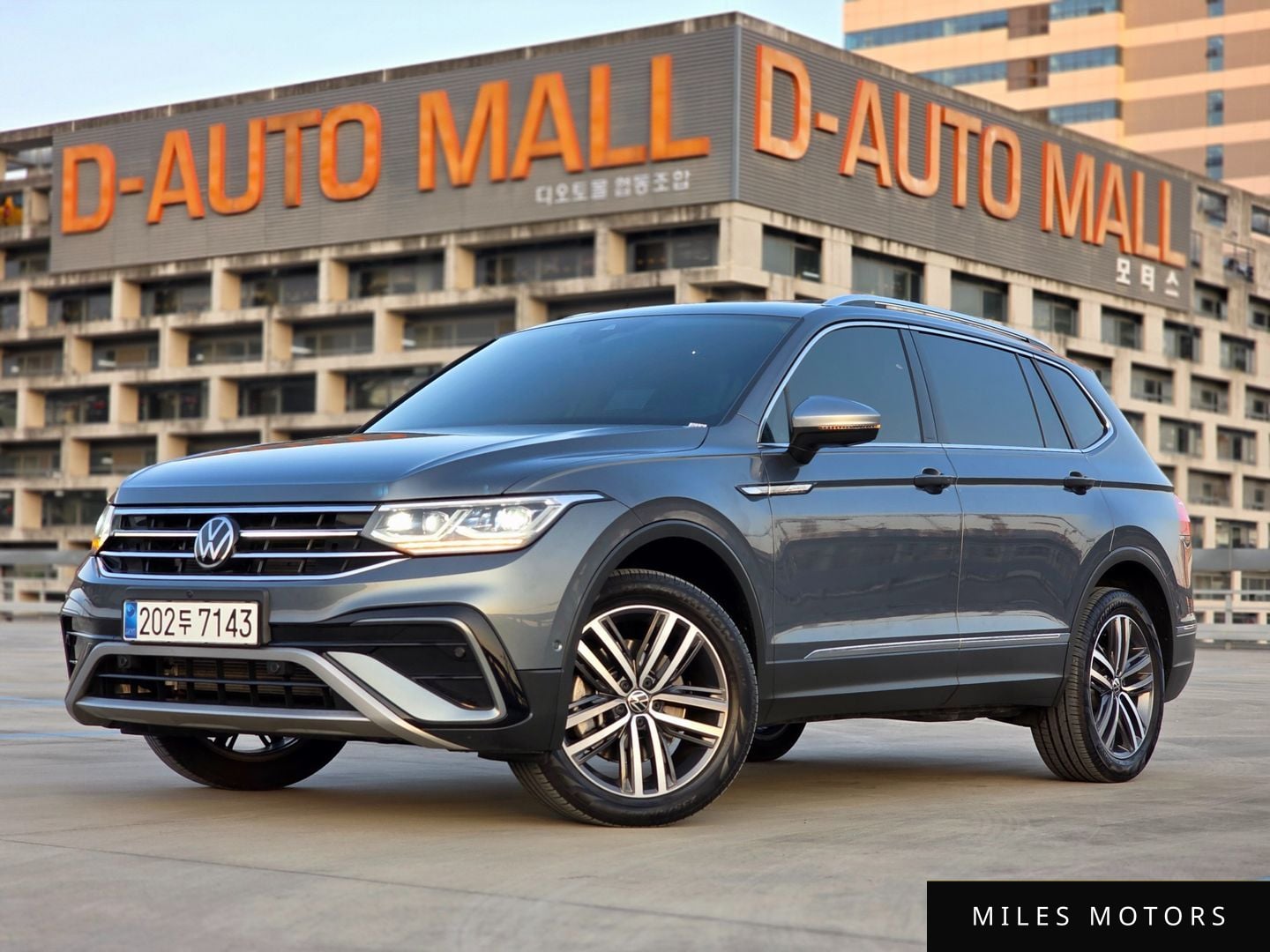 Volkswagen Tiguan 2023 — фото 1 из 12