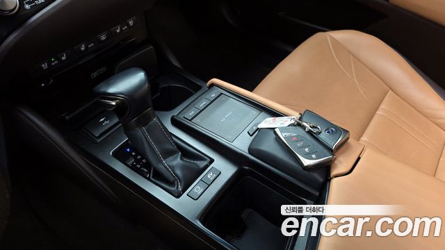Лексус ES300h 2021 — миниатюра 9