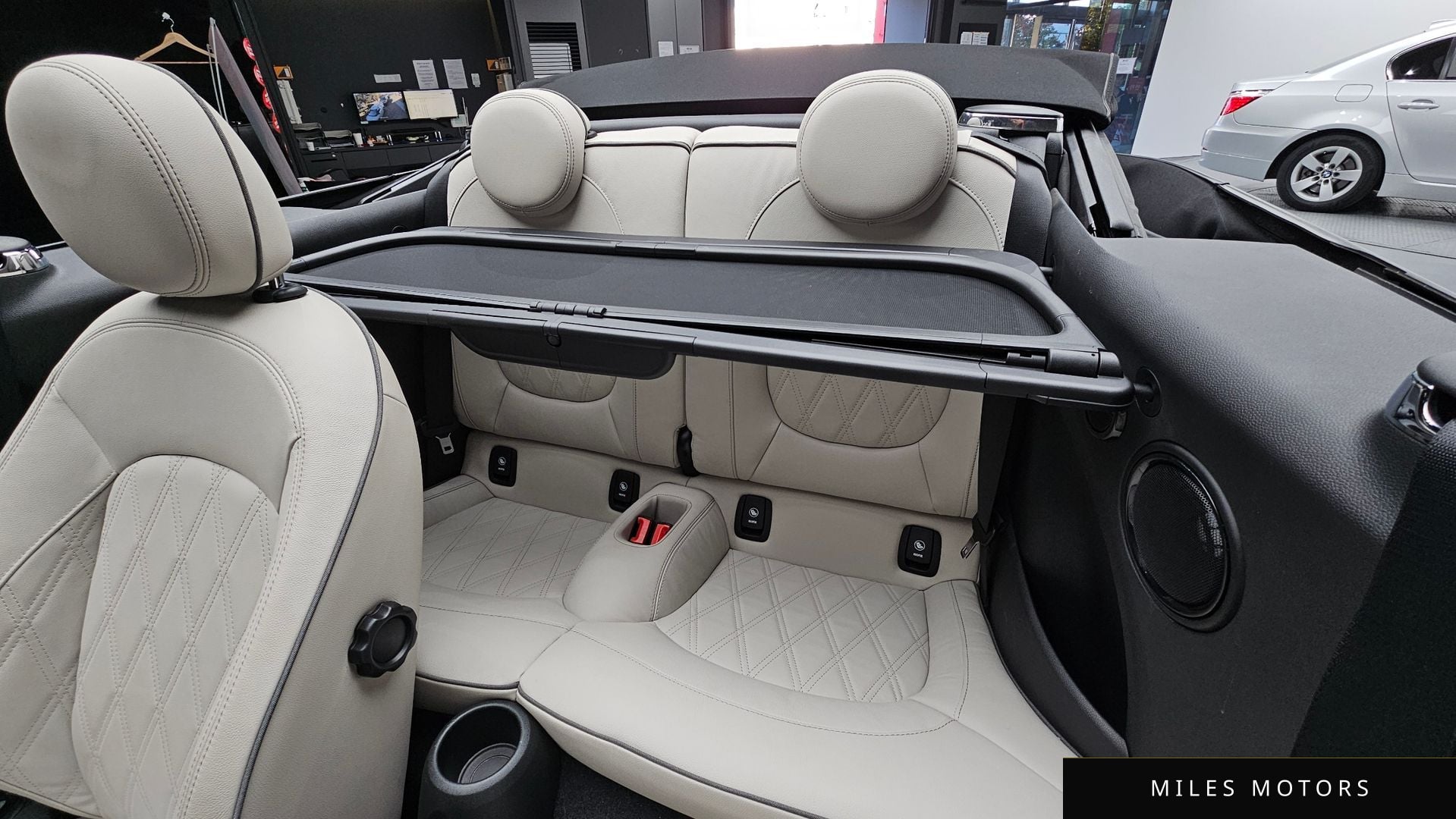 MINI Cooper Convertible 2023 — миниатюра 12